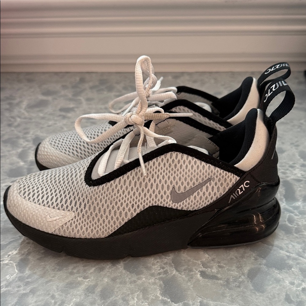 Nike Air70 Mesh White and Black Sneakers Boys Size 2